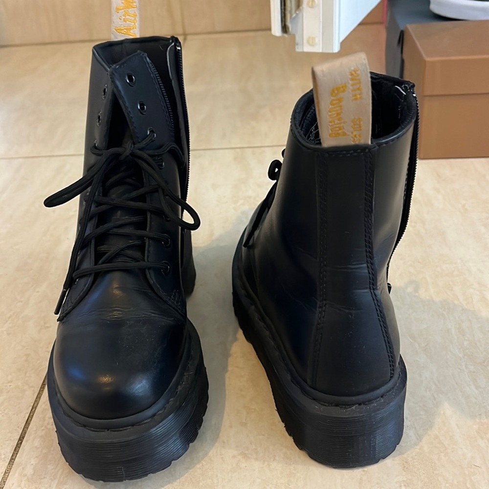 Dr martens platform boots new